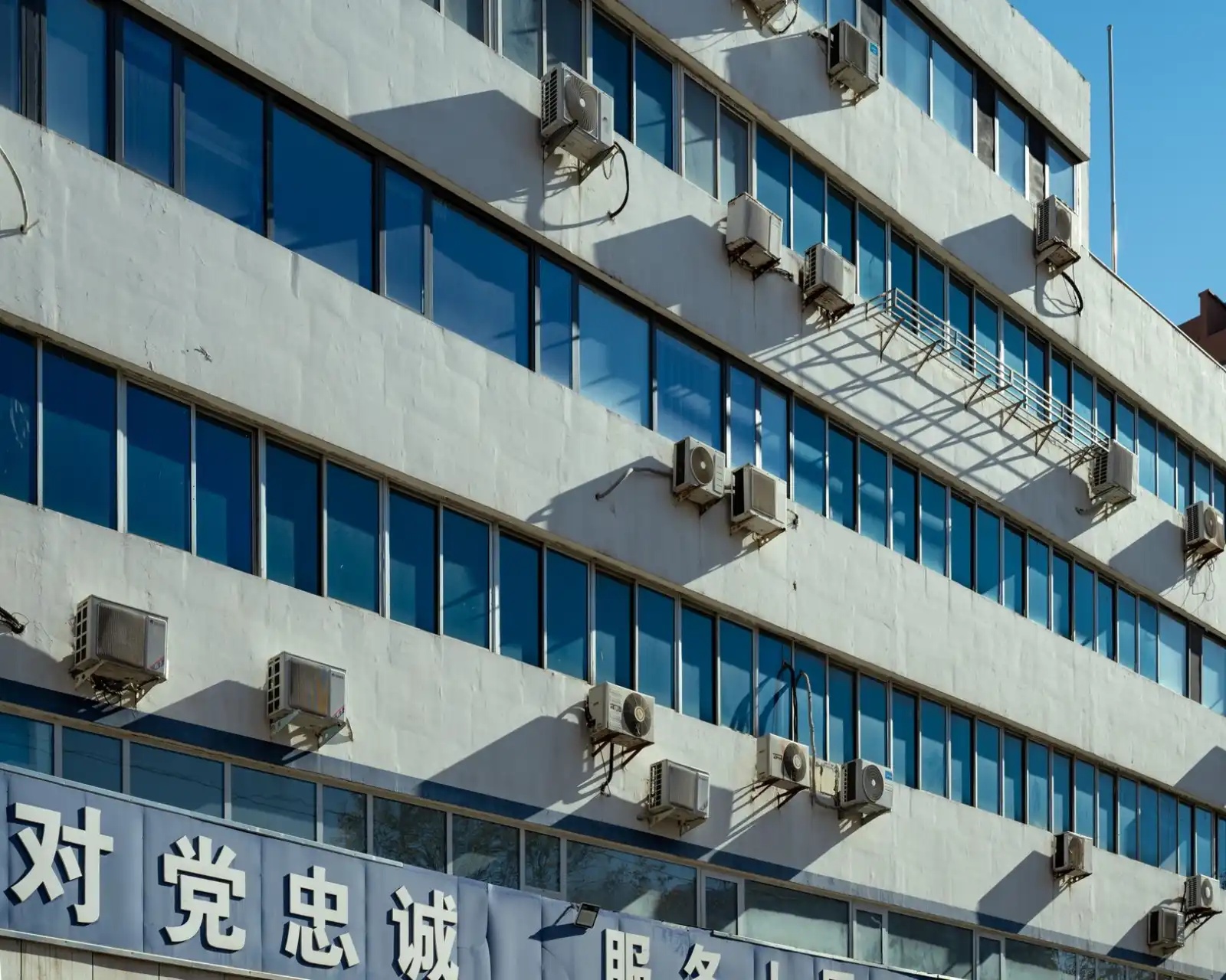 厦门企业数据中台建设的关键技术与实施路径解析
